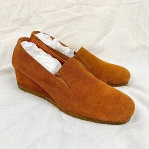 Vintage 70s Suede Camel Square Toe Boho Groovy Retro Slip On Wedge Pump Loafer